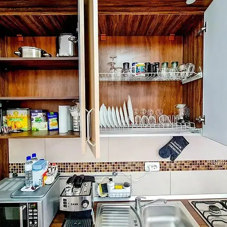 Cozy In Downtown Апартаменты *