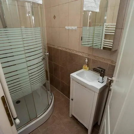 Апартаменты Cozy In Downtown *