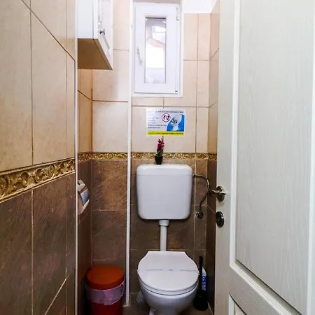 Central Apartment Near Old Town & Universitate Metro *